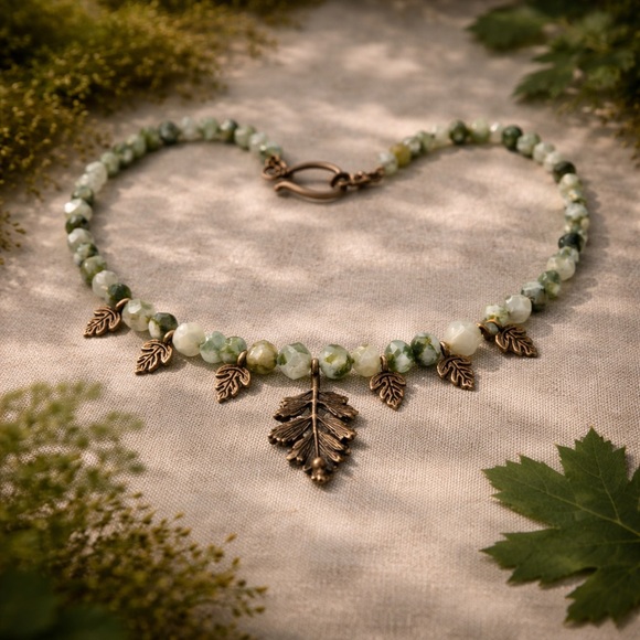 TERRA GEMMS Signature Tree Agate & Oak Leaf Nature Necklace - Picture 3 of 3